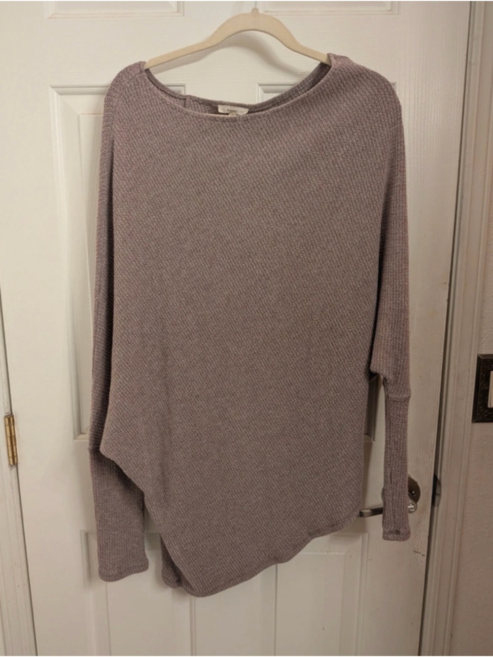 easel Off-the-Shoulder Knit Sweater in Mauve